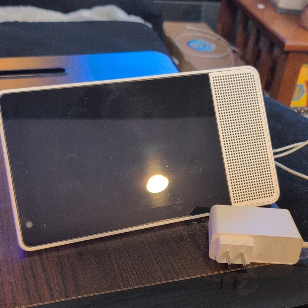 Lenovo SD-8501F Smart Display 8" White Google Assistant Wi-Fi Bluetooth w/ Adapt